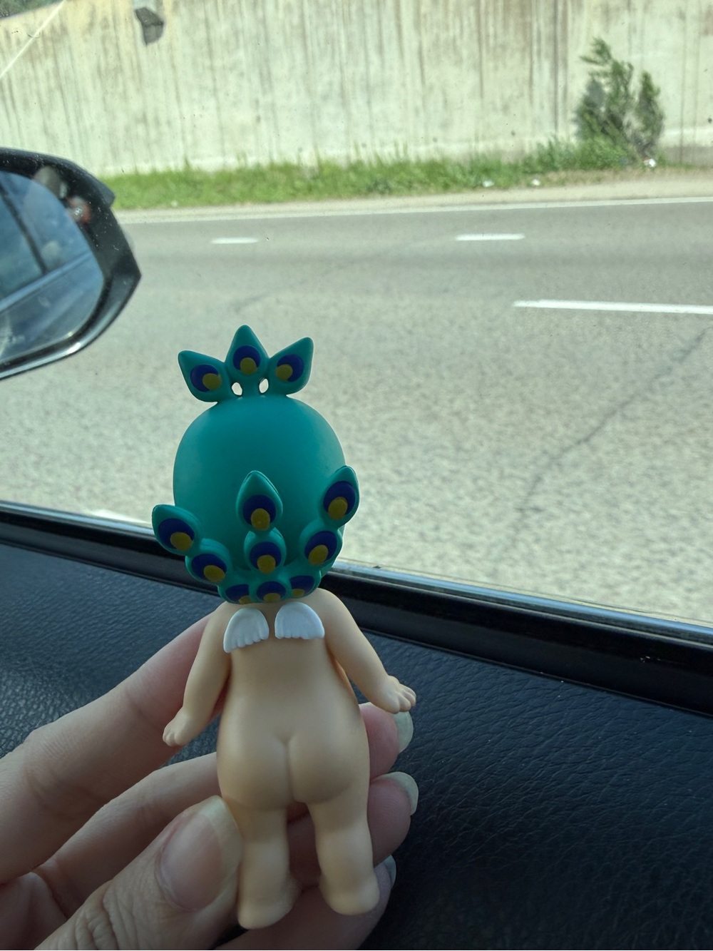 Authentic Sonny Angel Peacock mini figure - Picture 3 of 4